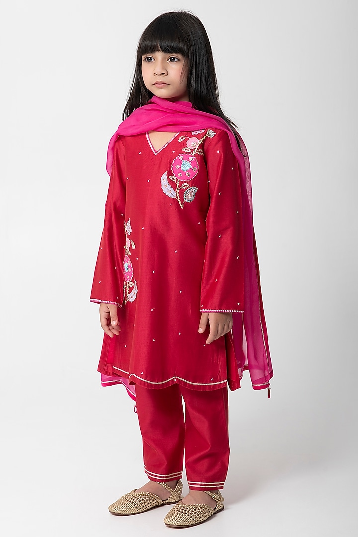 Red Chanderi SIlk Embroidered Kurta Set For Girls by Partykles at Pernia's Pop Up Shop