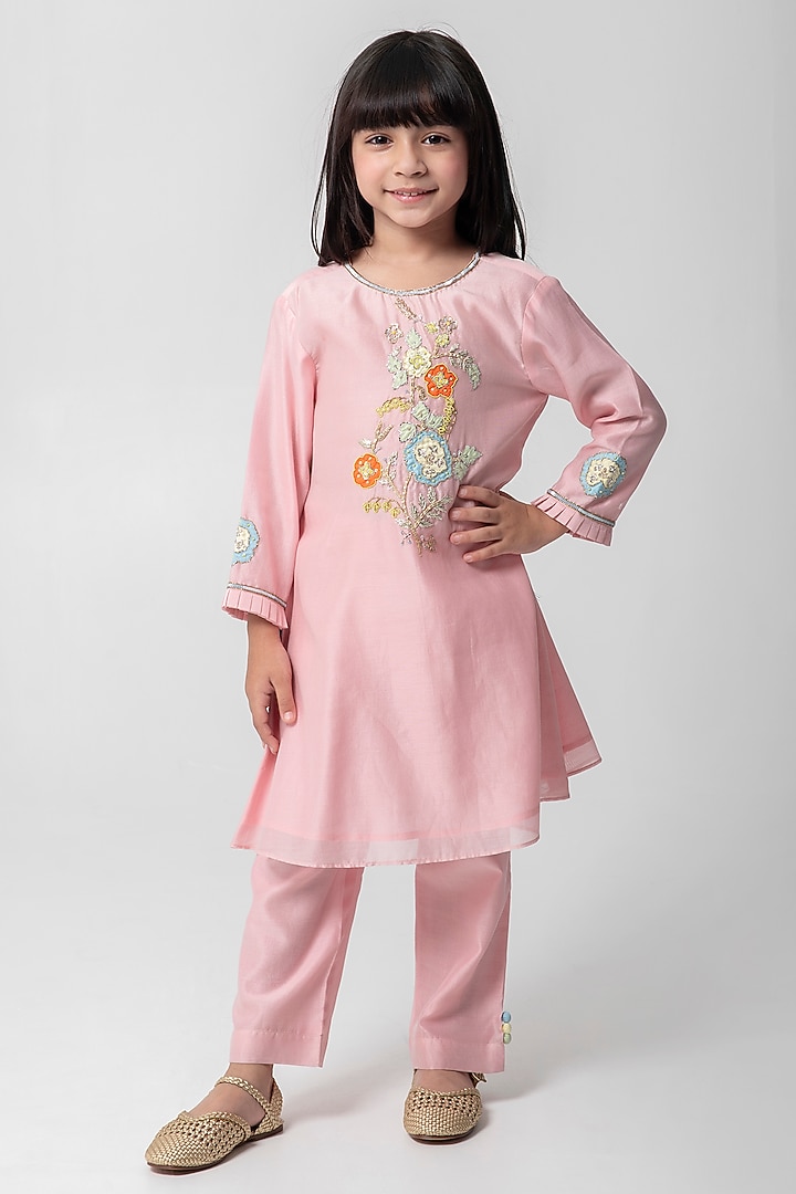 Peach Cotton Silk Embroidered Kurta Set For Girls by Partykles at Pernia's Pop Up Shop