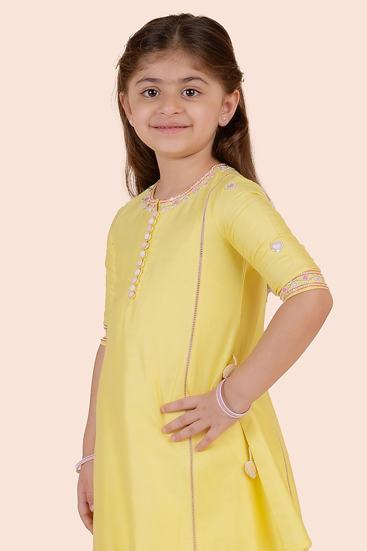 Yellow Cotton Silk Heart Embroidered A-Line Kurta Set For Girls by Partykles at Pernia's Pop Up Shop