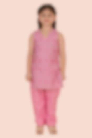 Pink Cotton Silk Heart Embroidered Kurta Set For Girls by Partykles at Pernia's Pop Up Shop