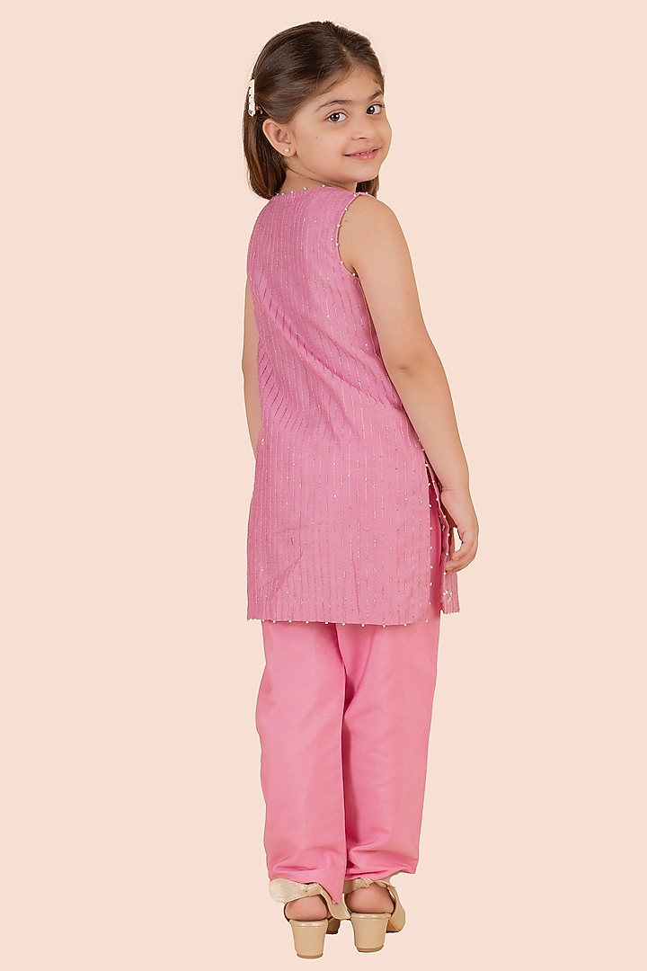 Pink Cotton Silk Heart Embroidered Kurta Set For Girls by Partykles at Pernia's Pop Up Shop