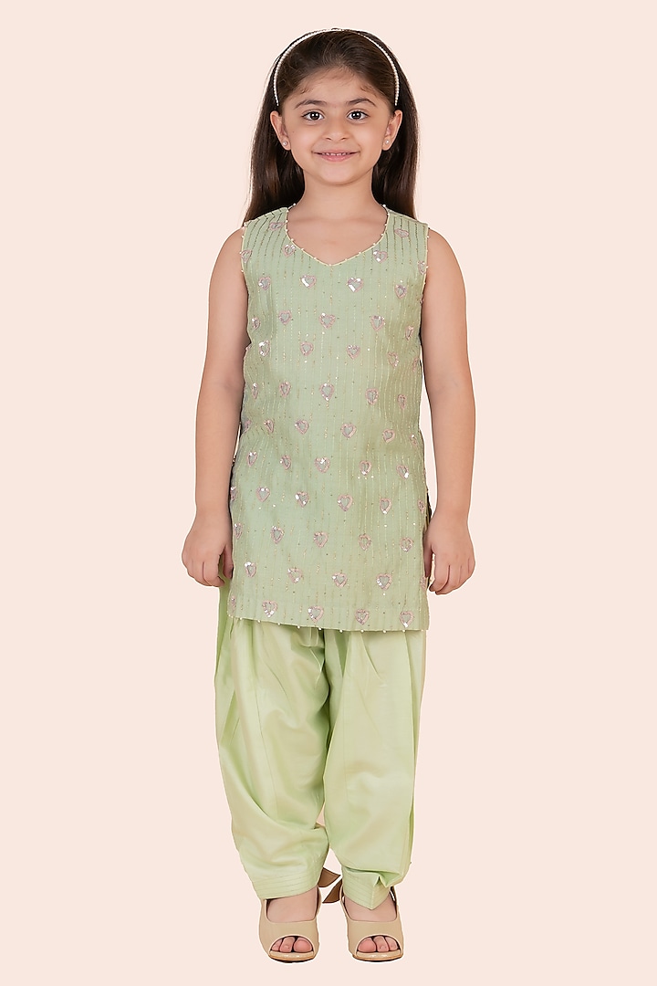 Green Cotton Silk Heart Embroidered Kurta Set For Girls by Partykles at Pernia's Pop Up Shop