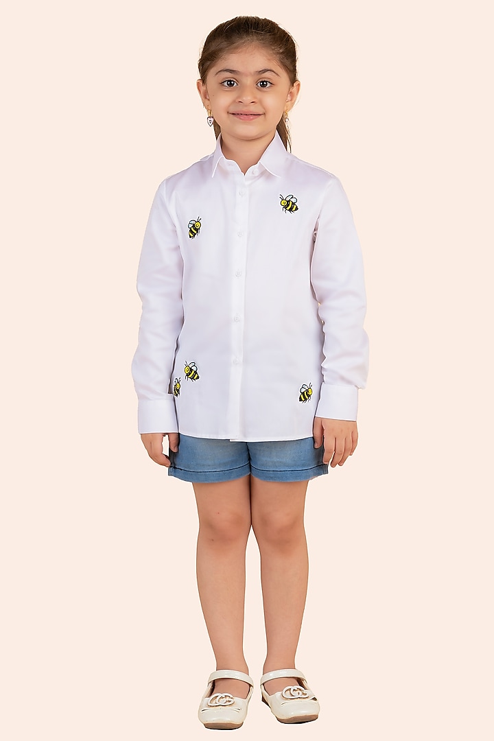 White Fine 60'S Poplin Bee Embroidered Shirt For Girls by Partykles at Pernia's Pop Up Shop