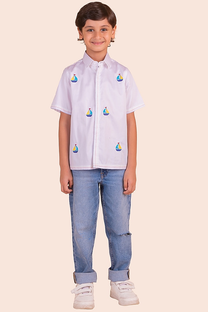 White Cotton Thread Work Embroidered Shirt For Boys by Partykles at Pernia's Pop Up Shop