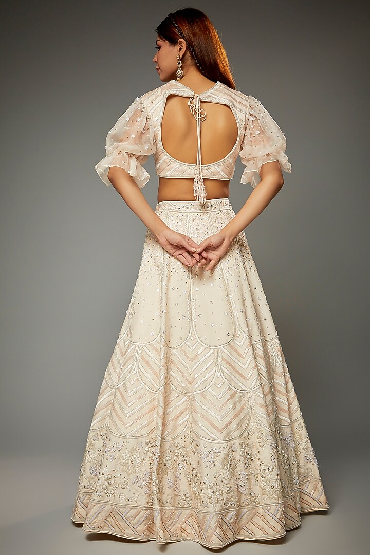 Peach Silk Embroidered Bridal Lehenga Set by Parul | Vivek at Pernia's Pop Up Shop