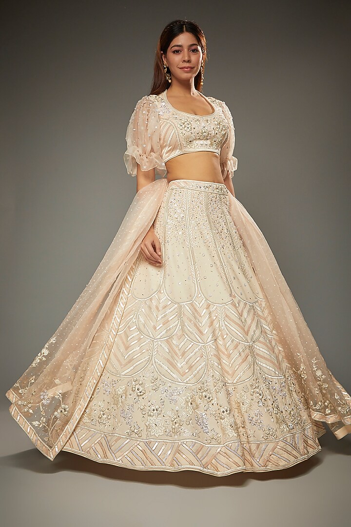 Peach Silk Embroidered Bridal Lehenga Set by Parul | Vivek at Pernia's Pop Up Shop