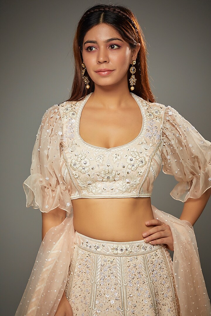 Peach Silk Embroidered Bridal Lehenga Set by Parul | Vivek at Pernia's Pop Up Shop