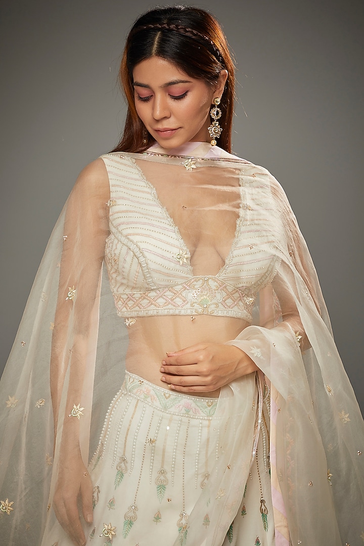Ivory Silk Hand Embroidered Bridal Lehenga Set by Parul | Vivek at Pernia's Pop Up Shop