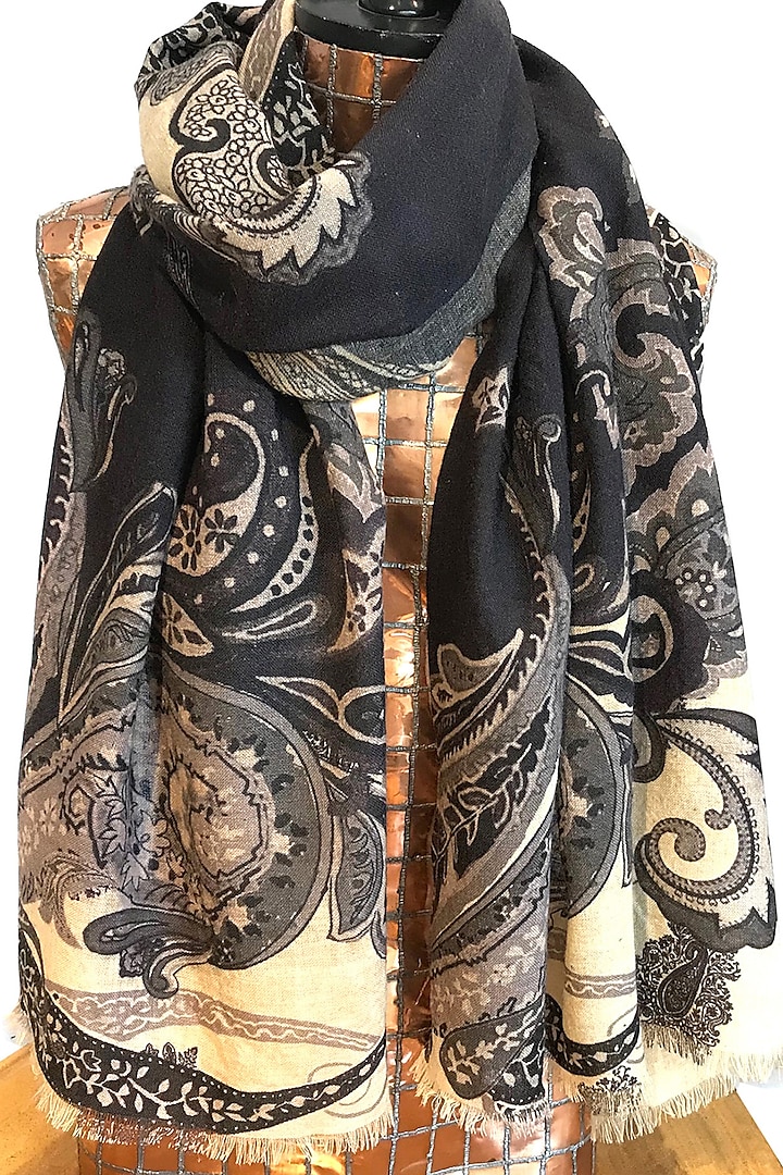 Black & Off-White Paisley Printed Scarf by Pashma