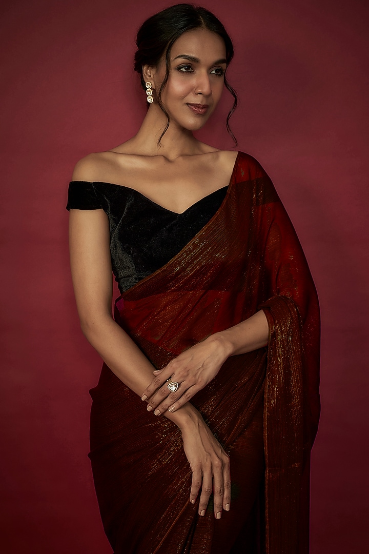 Maroon Chiffon Zari Embroidered Party Wear Saree Set by Phatakaa at Pernia's Pop Up Shop