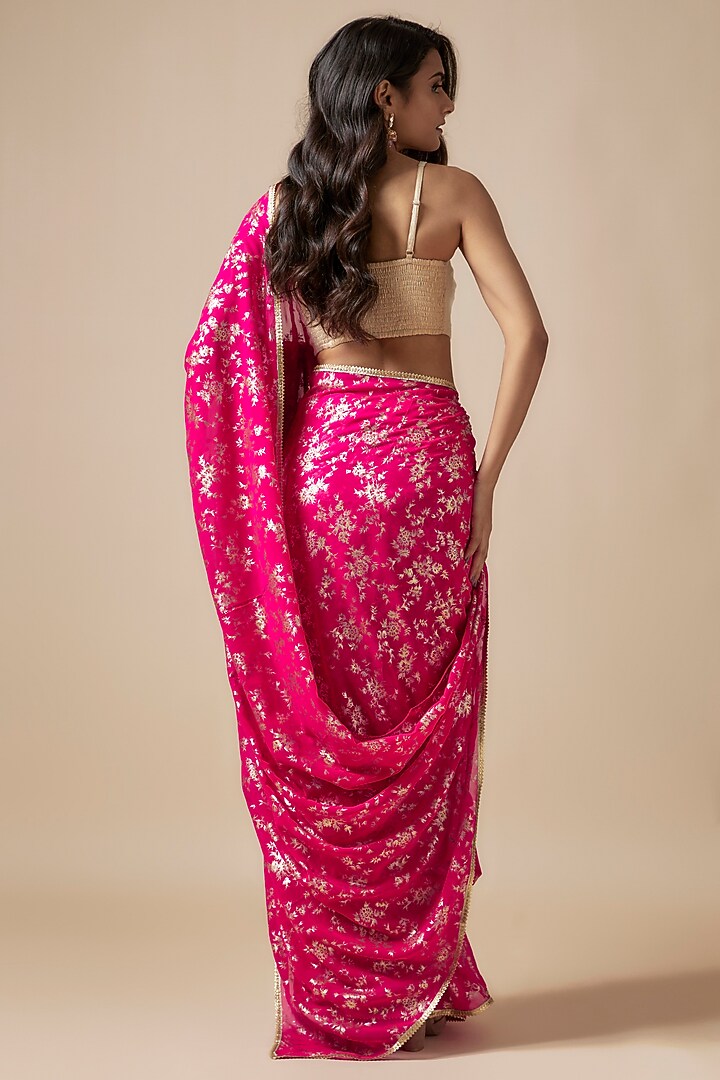 Rani-Pink Recycled Polyester Foil Printed Party Wear Saree Set by Phatakaa at Pernia's Pop Up Shop