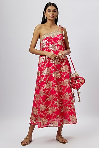 Rani Pink Recycled Polyester Foil Printed & Metallic Embroidered Kaftan by Phatakaa