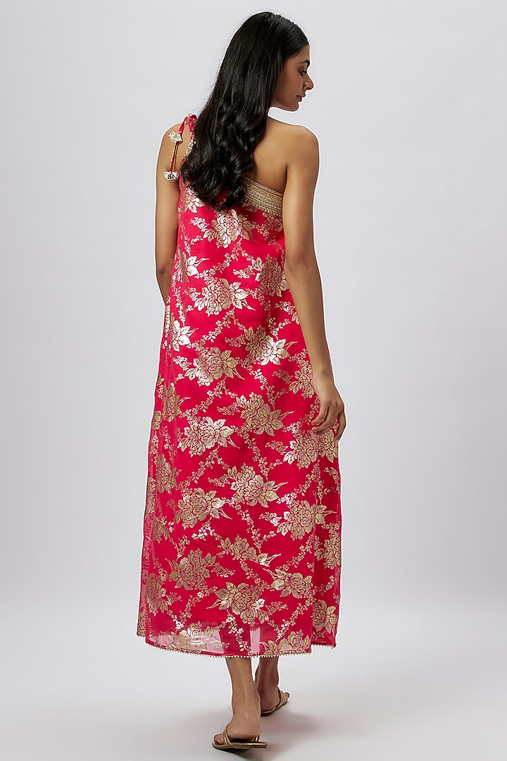 Rani Pink Recycled Polyester Foil Printed & Metallic Embroidered Kaftan by Phatakaa at Pernia's Pop Up Shop