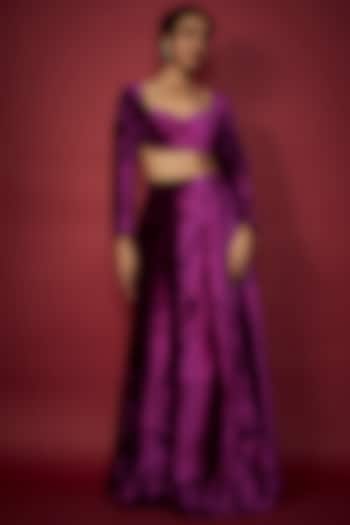 Purple Velvet Lehenga Set by Phatakaa at Pernia's Pop Up Shop