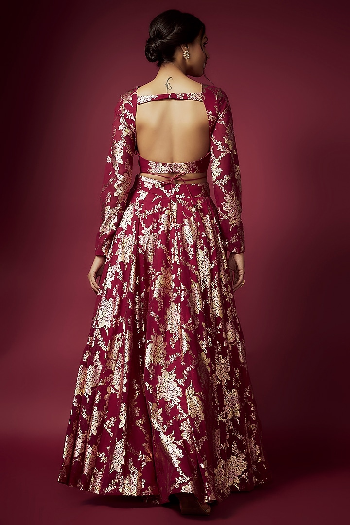 Maroon Recycled Polyester Foil Printed Lehenga Set by Phatakaa at Pernia's Pop Up Shop