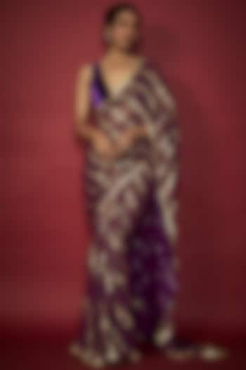 Purple Georgette Leheriya Foil Printed Saree Set by Phatakaa at Pernia's Pop Up Shop