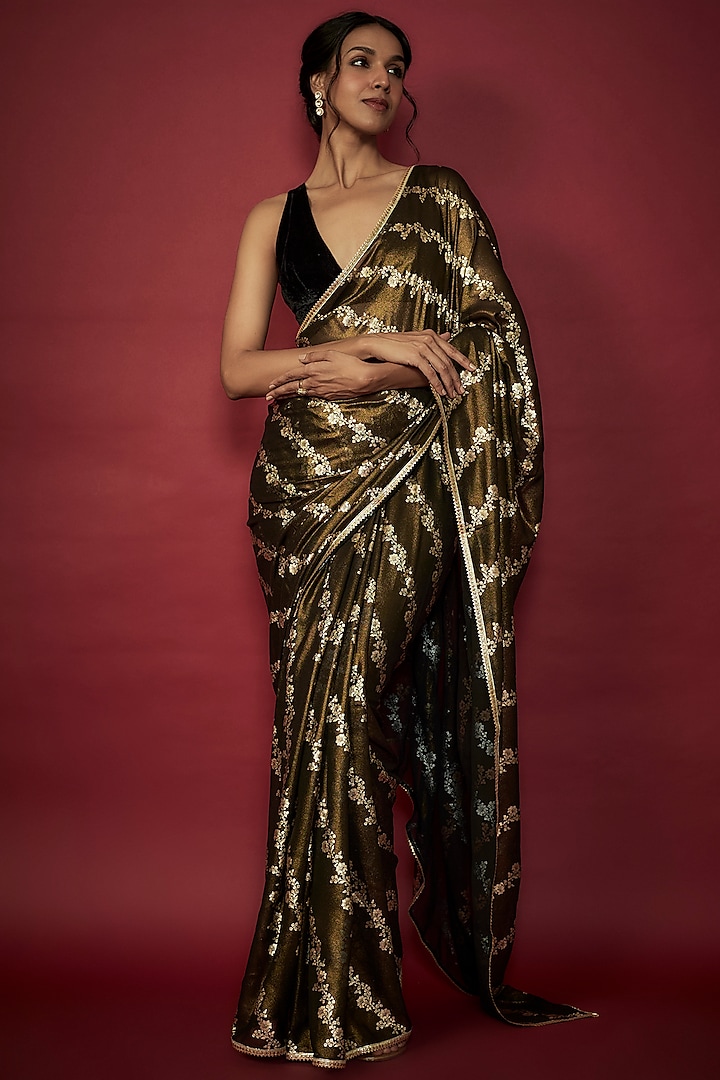 Black Georgette Leheriya Foil Printed Saree Set by Phatakaa at Pernia's Pop Up Shop