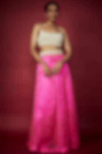 Neon Pink Organza Wedding Lehenga Set by Phatakaa at Pernia's Pop Up Shop