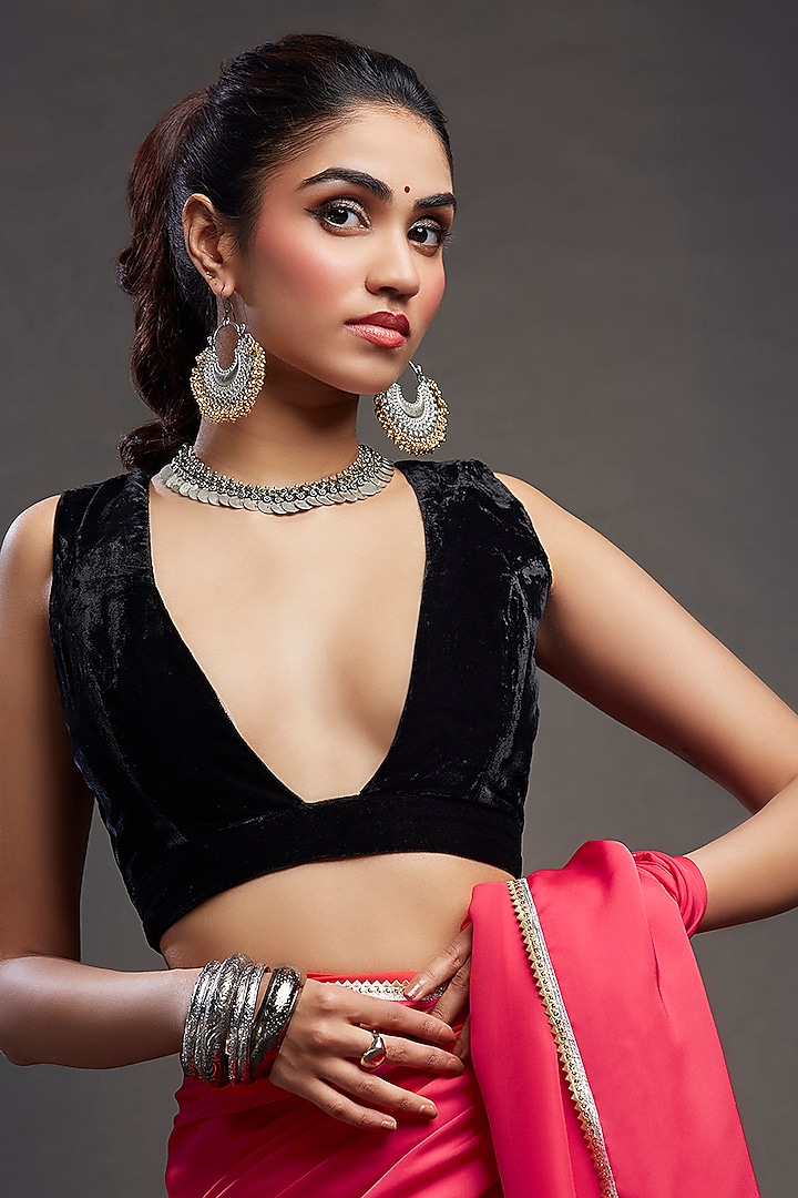 Coral Satin & Velvet Embellished Party Wear Saree Set by Phatakaa at Pernia's Pop Up Shop