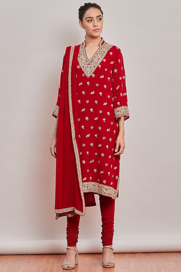 Red Hand Embroidered Kurta Set by Patine