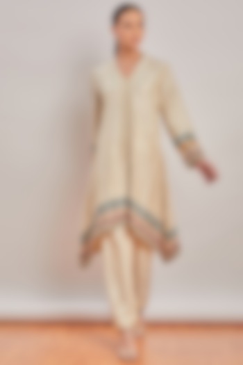 Ivory Embroidered Kurta Set by Patine at Pernia's Pop Up Shop
