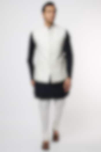 White Katan Bundi Jacket by PAWAN SACHDEVA at Pernia's Pop Up Shop