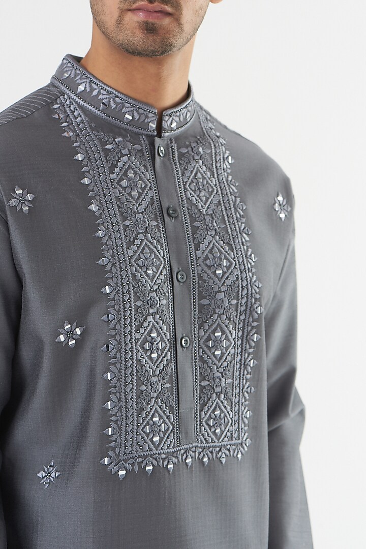 Grey Embroidered Kurta Set by PAWAN SACHDEVA at Pernia's Pop Up Shop
