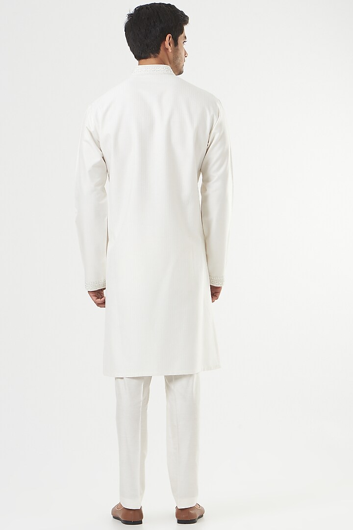 Off-White Embroidered Kurta Set by PAWAN SACHDEVA at Pernia's Pop Up Shop