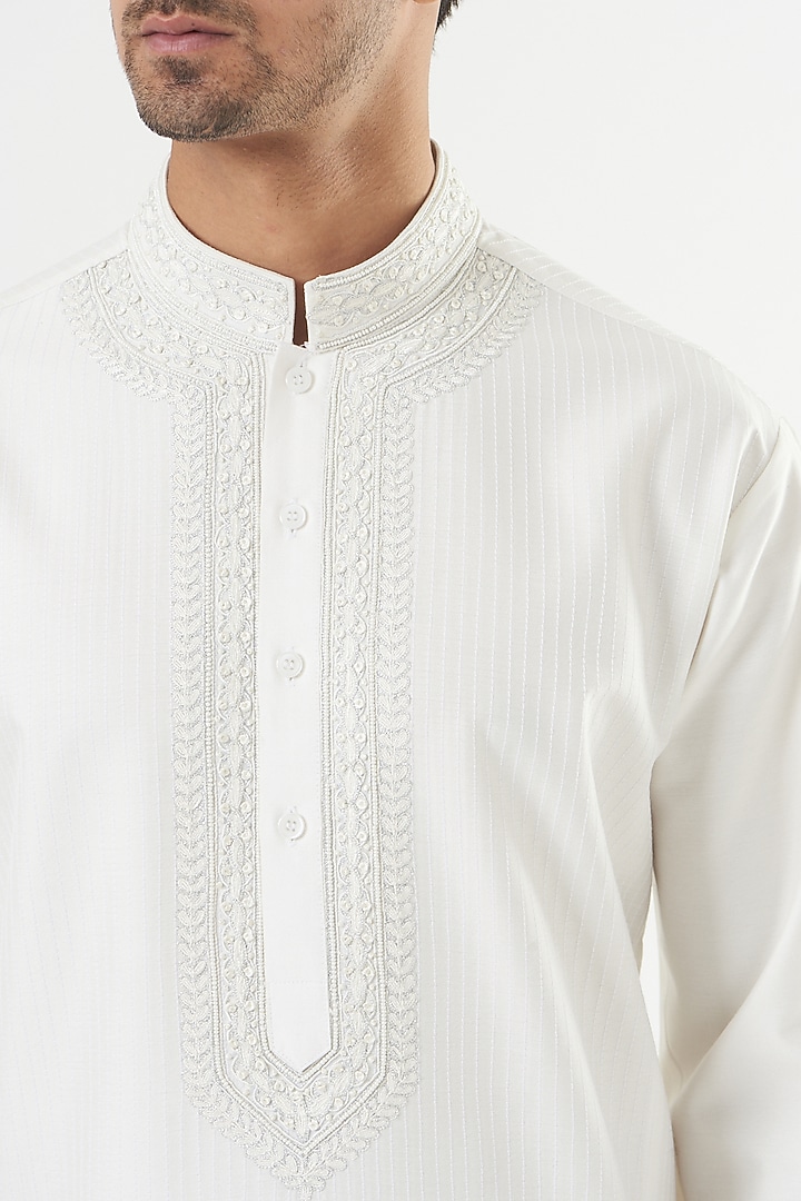 Off-White Embroidered Kurta Set by PAWAN SACHDEVA at Pernia's Pop Up Shop