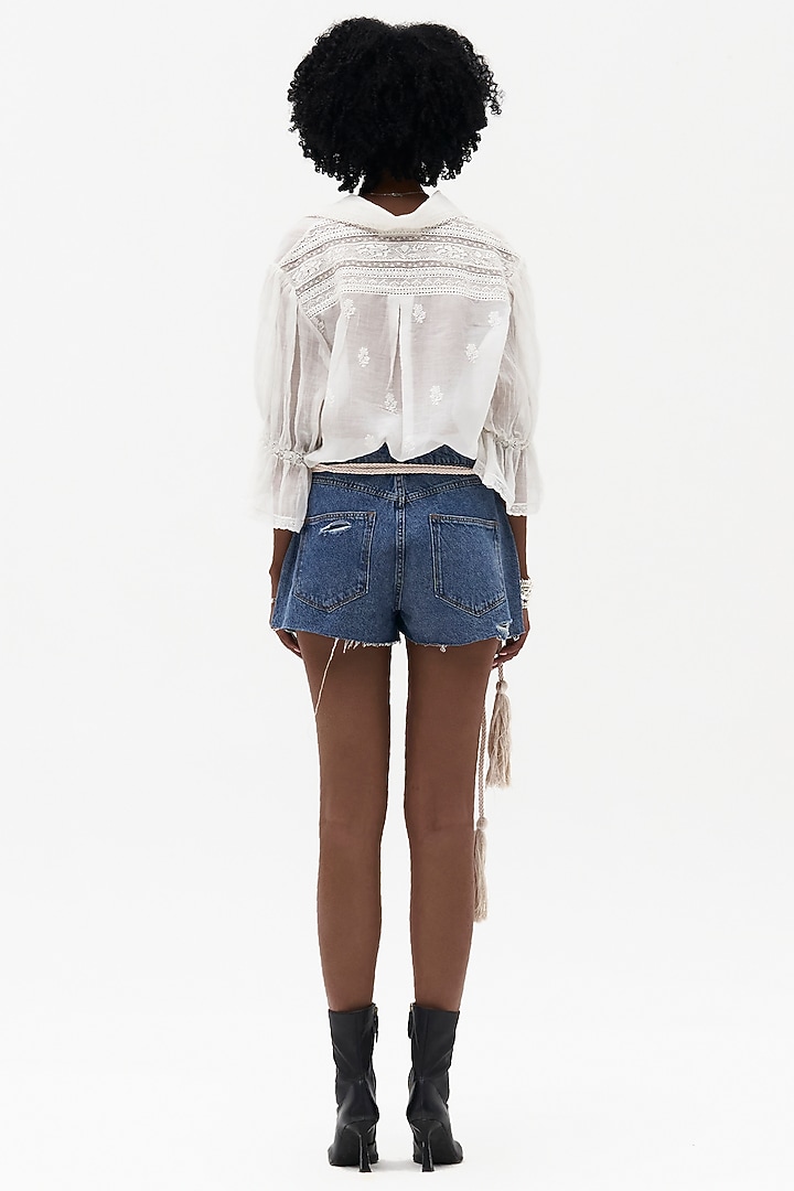 Off-White Mulmul Chikankari Embroidered Shirt by Payal Jain at Pernia's Pop Up Shop