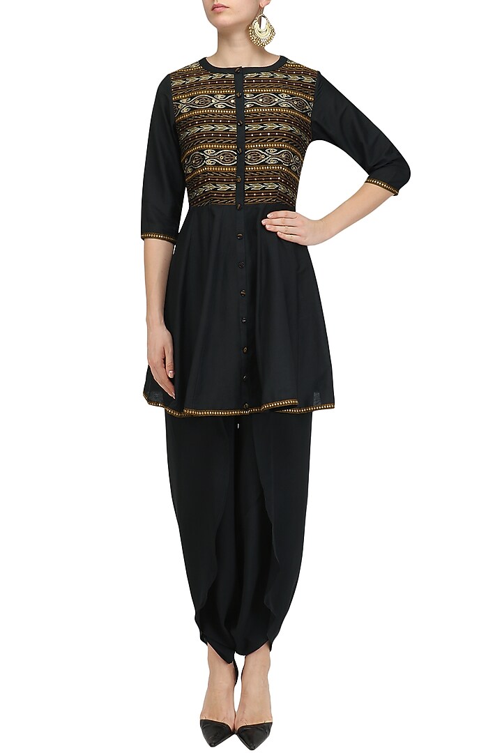 Black embroidered short kalidaar anarkali kurta available only at Pernia's Pop Up Shop.