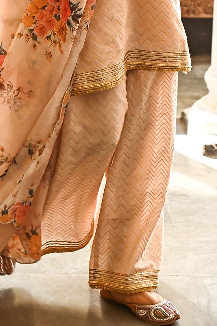 Peach Cotton Kurta Set by Palak & Mehak at Pernia's Pop Up Shop