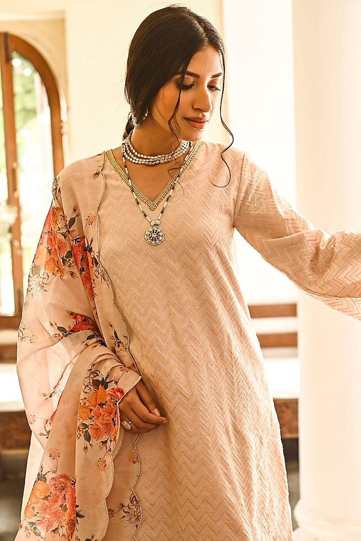Peach Cotton Kurta Set by Palak & Mehak at Pernia's Pop Up Shop