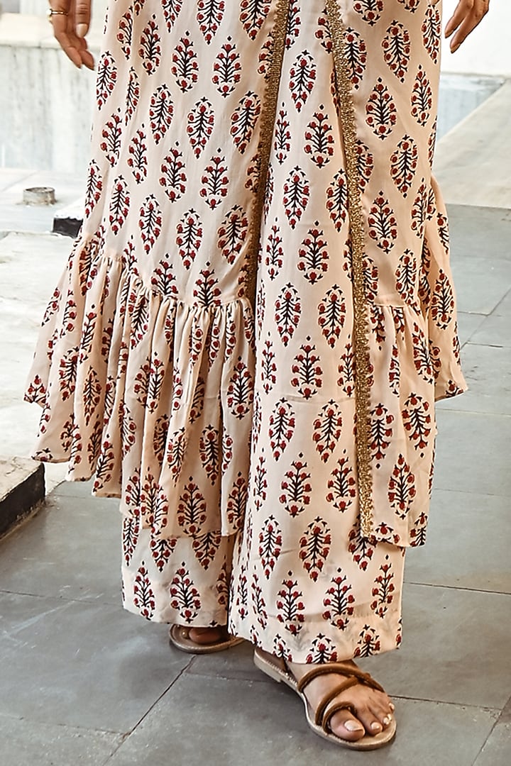 Peach Block Printed Kaftan Set by Palak & Mehak at Pernia's Pop Up Shop