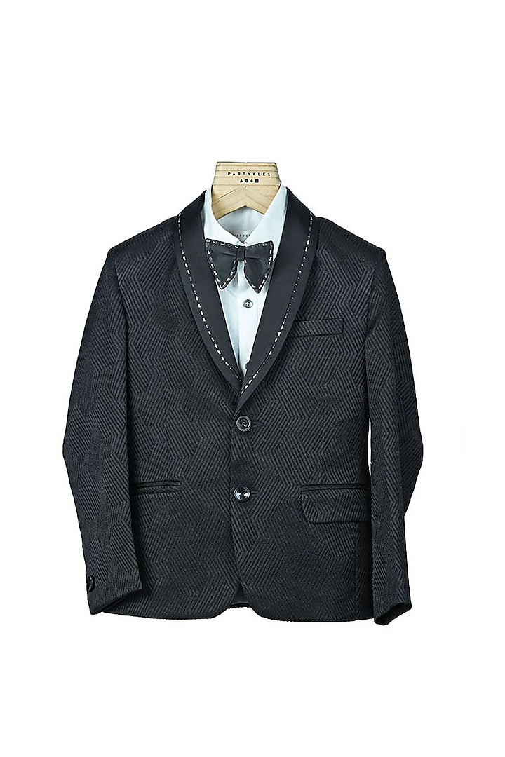 Black Textured Fabric Tuxedo Set For Boys by Partykles