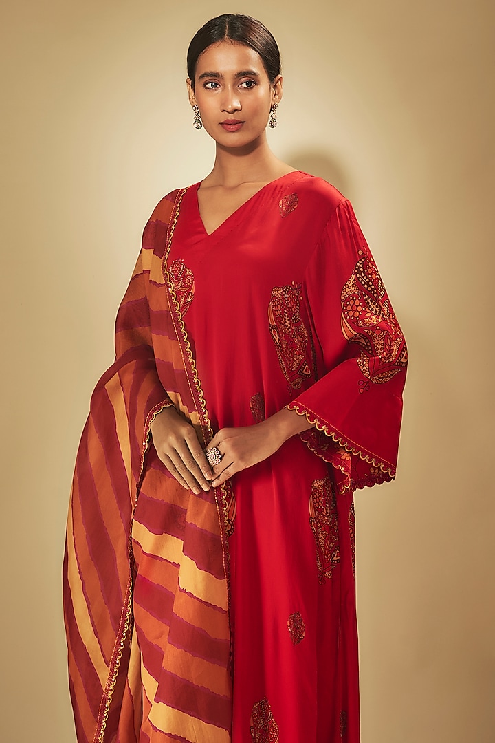 Red Satin Silk Printed & Resham Embroidered Kurta Set by Punit Balana at Pernia's Pop Up Shop