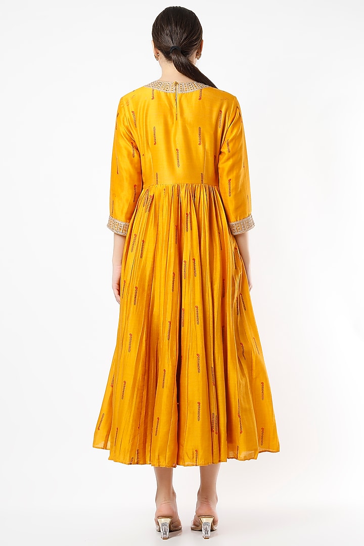 Mustard Embroidered Wedding Anarkali Set by Punit Balana at Pernia's Pop Up Shop