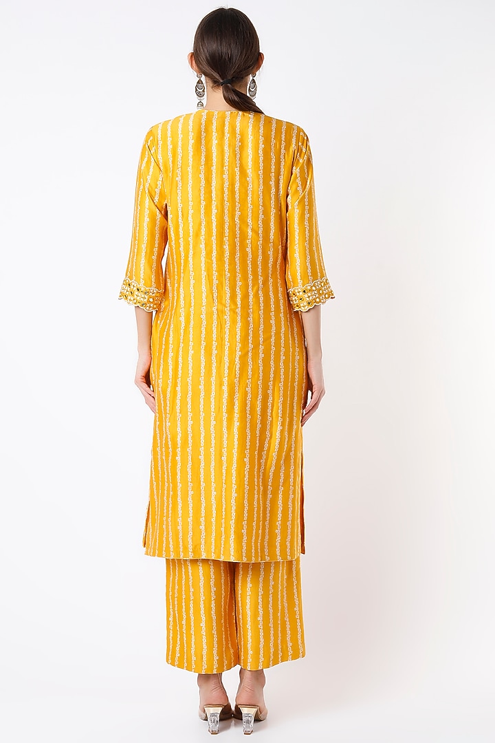 Mustard Bandhani Embroidered Kurta Set by Punit Balana at Pernia's Pop Up Shop