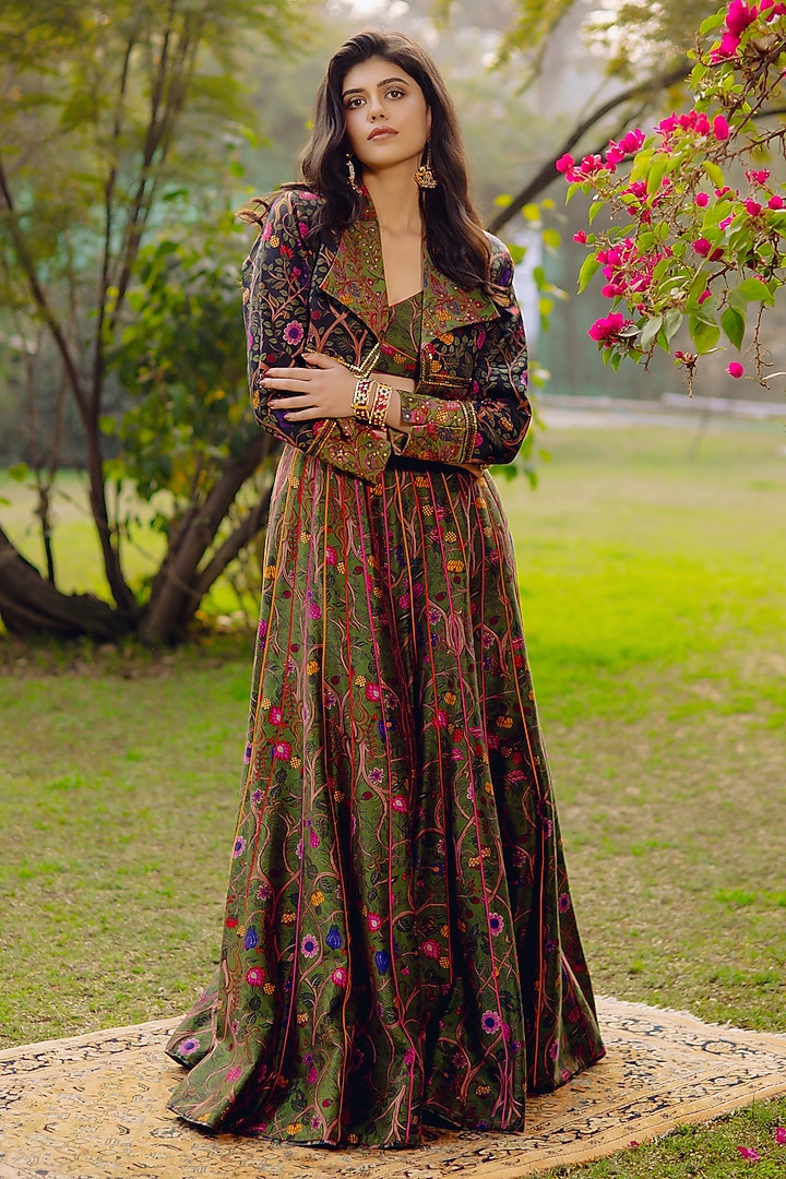 Green Chanderi Silk Printed & Resham Work Jacket Set by Punit Balana at Pernia's Pop Up Shop