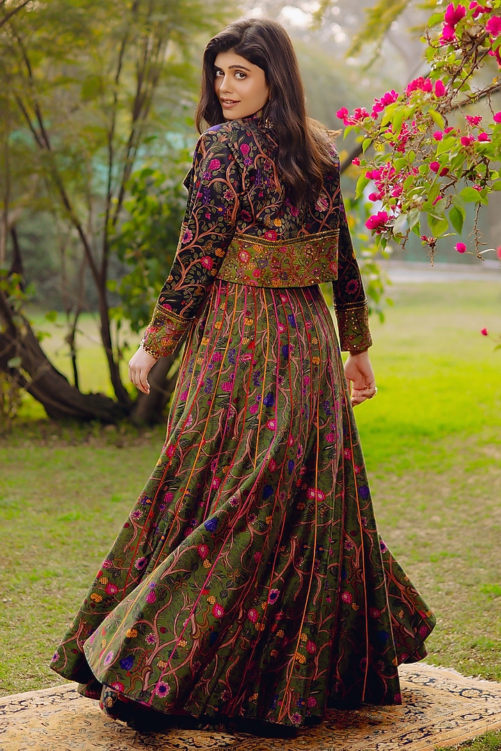 Green Chanderi Silk Printed & Resham Work Jacket Set by Punit Balana at Pernia's Pop Up Shop