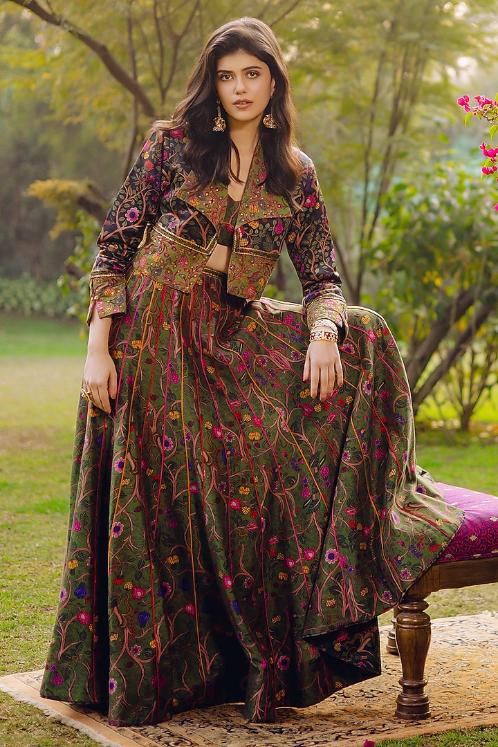 Green Chanderi Silk Printed & Resham Work Jacket Set by Punit Balana at Pernia's Pop Up Shop