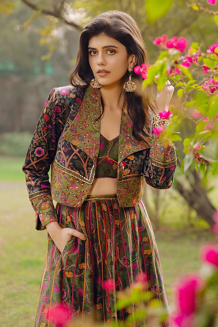 Green Chanderi Silk Printed & Resham Work Jacket Set by Punit Balana at Pernia's Pop Up Shop