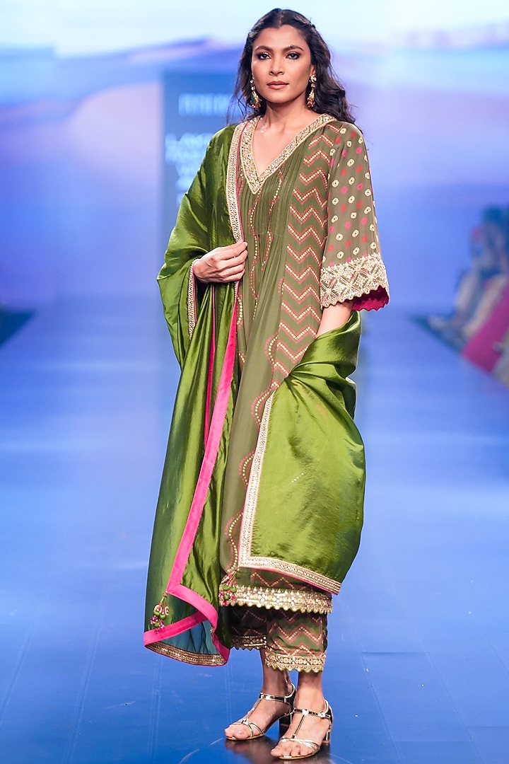 Green Silk Embroidered Wedding Anarkali Set by Punit Balana at Pernia's Pop Up Shop
