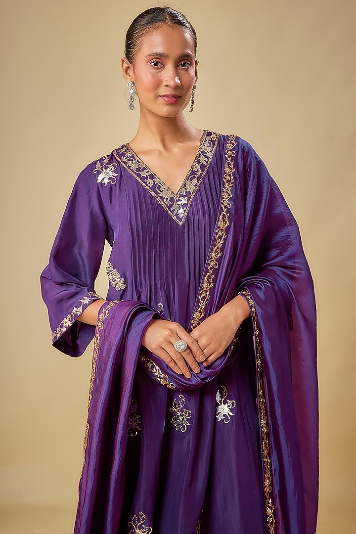 Baigani Silk Patra Work Kurta Set by Punit Balana at Pernia's Pop Up Shop