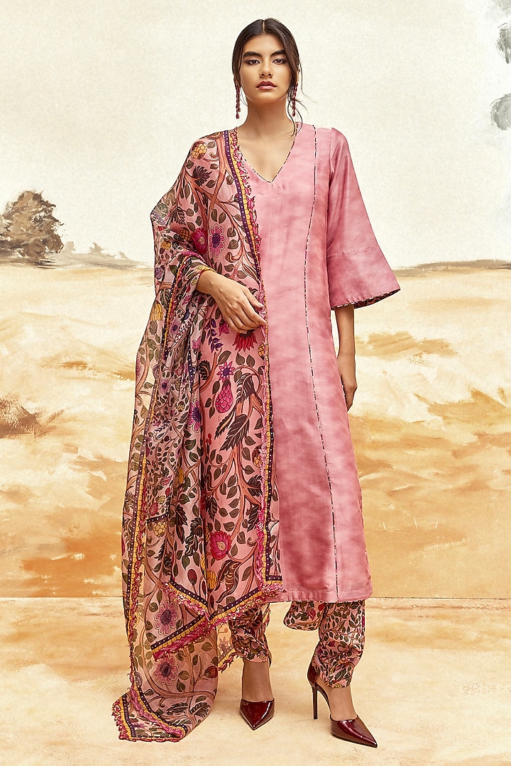 Dusky Pink Silk Chanderi Marble Printed Kurta Set by Punit Balana at Pernia's Pop Up Shop