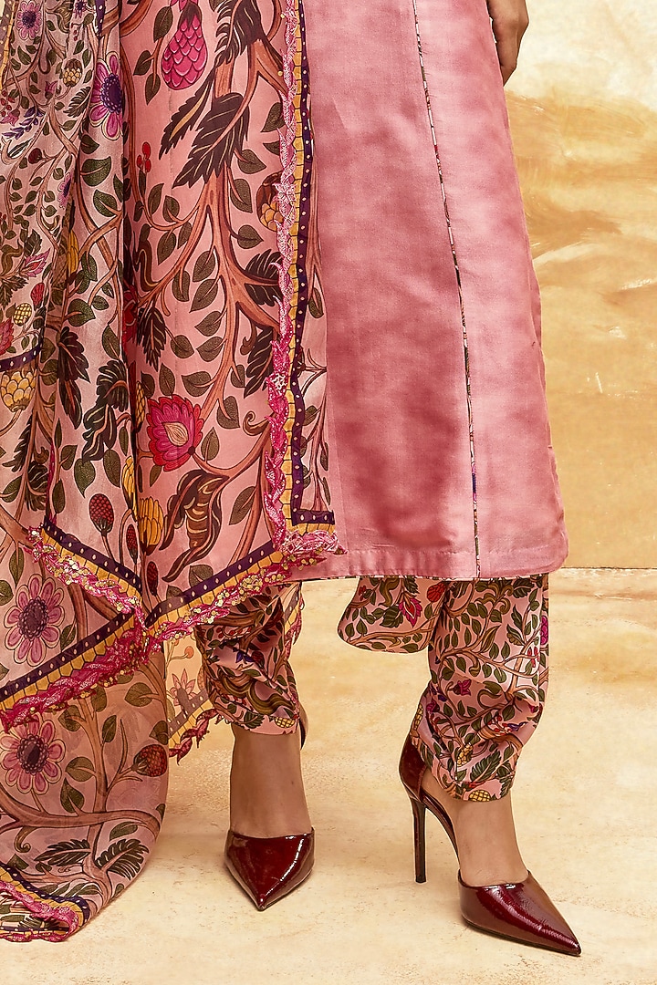 Dusky Pink Silk Chanderi Marble Printed Kurta Set by Punit Balana at Pernia's Pop Up Shop