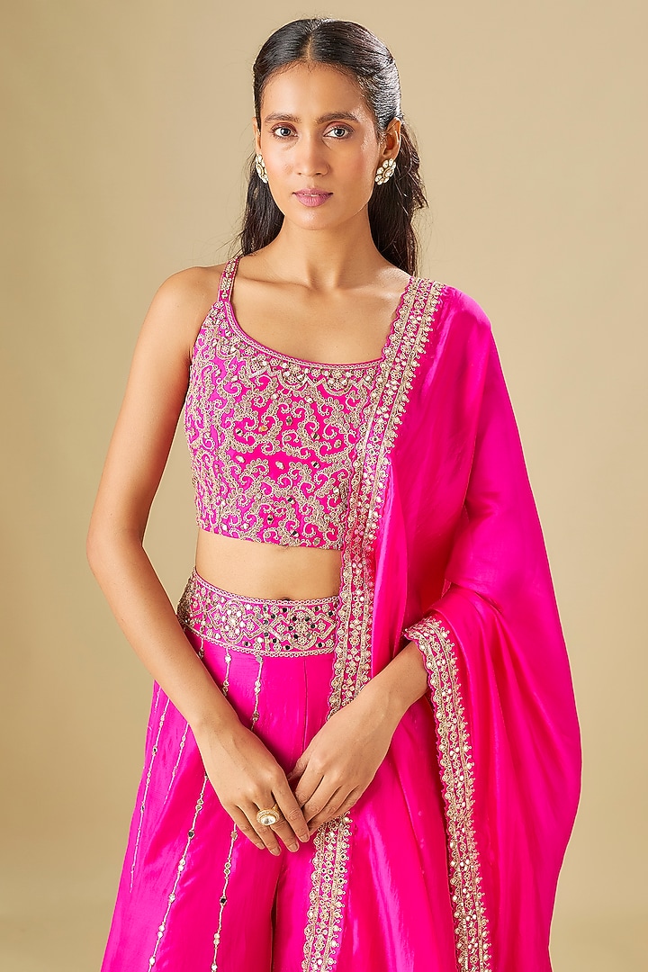 Gulabi Gulaal Silk Mirror Embroidered Bridal Sharara Set by Punit Balana at Pernia's Pop Up Shop