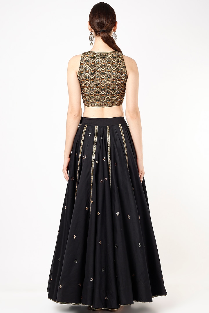 Black Embroidered Wedding Lehenga Set by Punit Balana at Pernia's Pop Up Shop