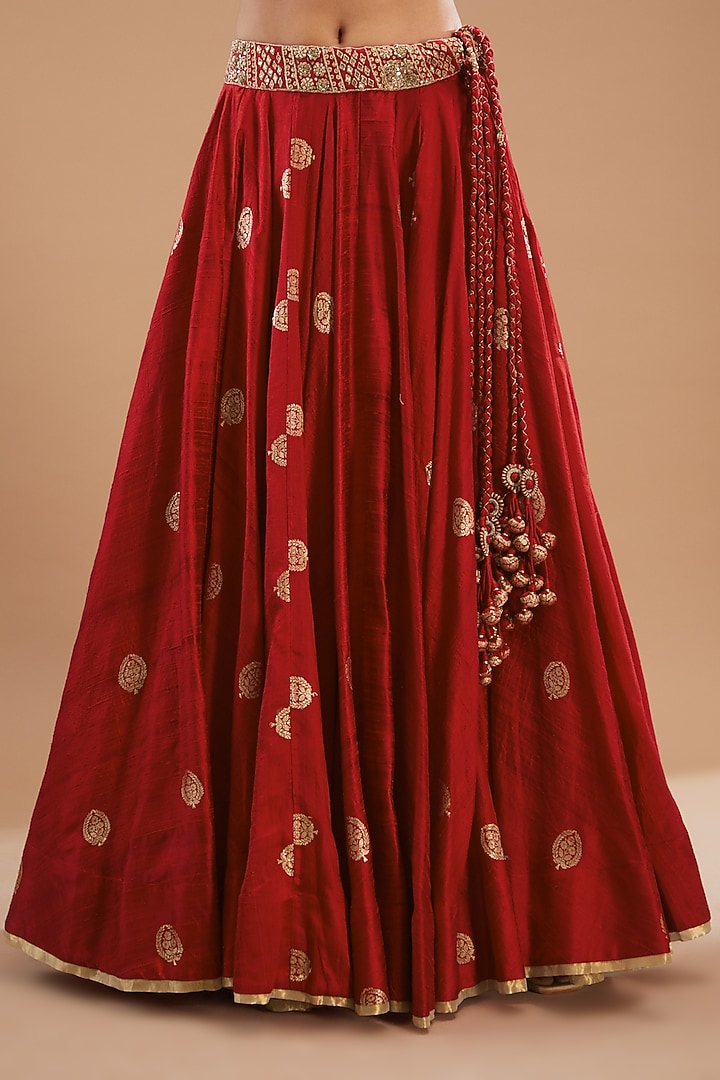 Red Banarasi Weaved Silk Embroidered Bridal Lehenga Set by Punit Balana at Pernia's Pop Up Shop