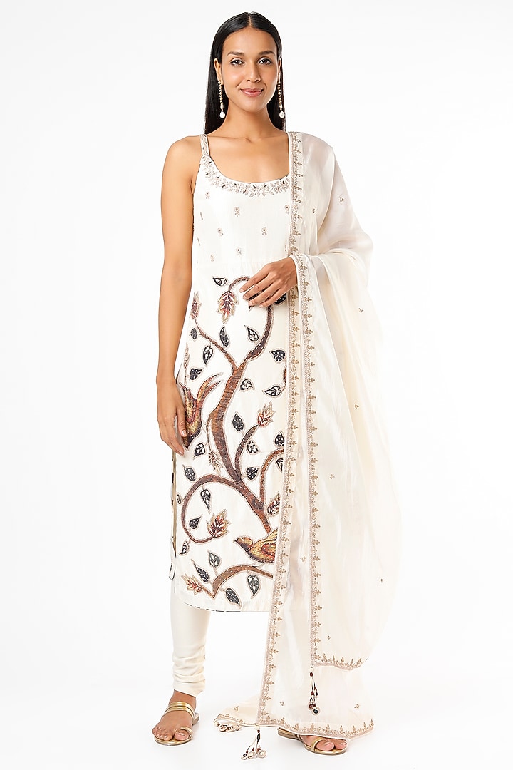 Ivory Embroidered Kurta Set by Punit Balana at Pernia's Pop Up Shop